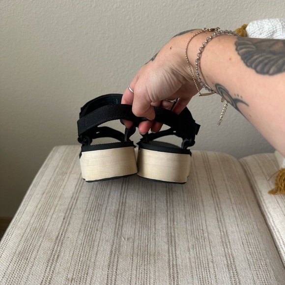 Teva platform sandals sz 5 - Picture 4 of 7